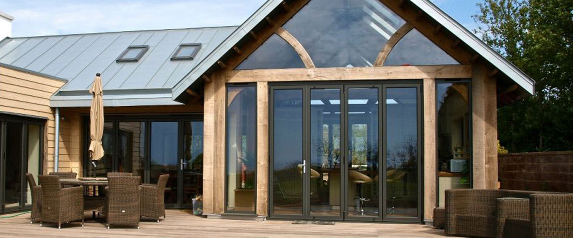 how to maintain aluminium doors