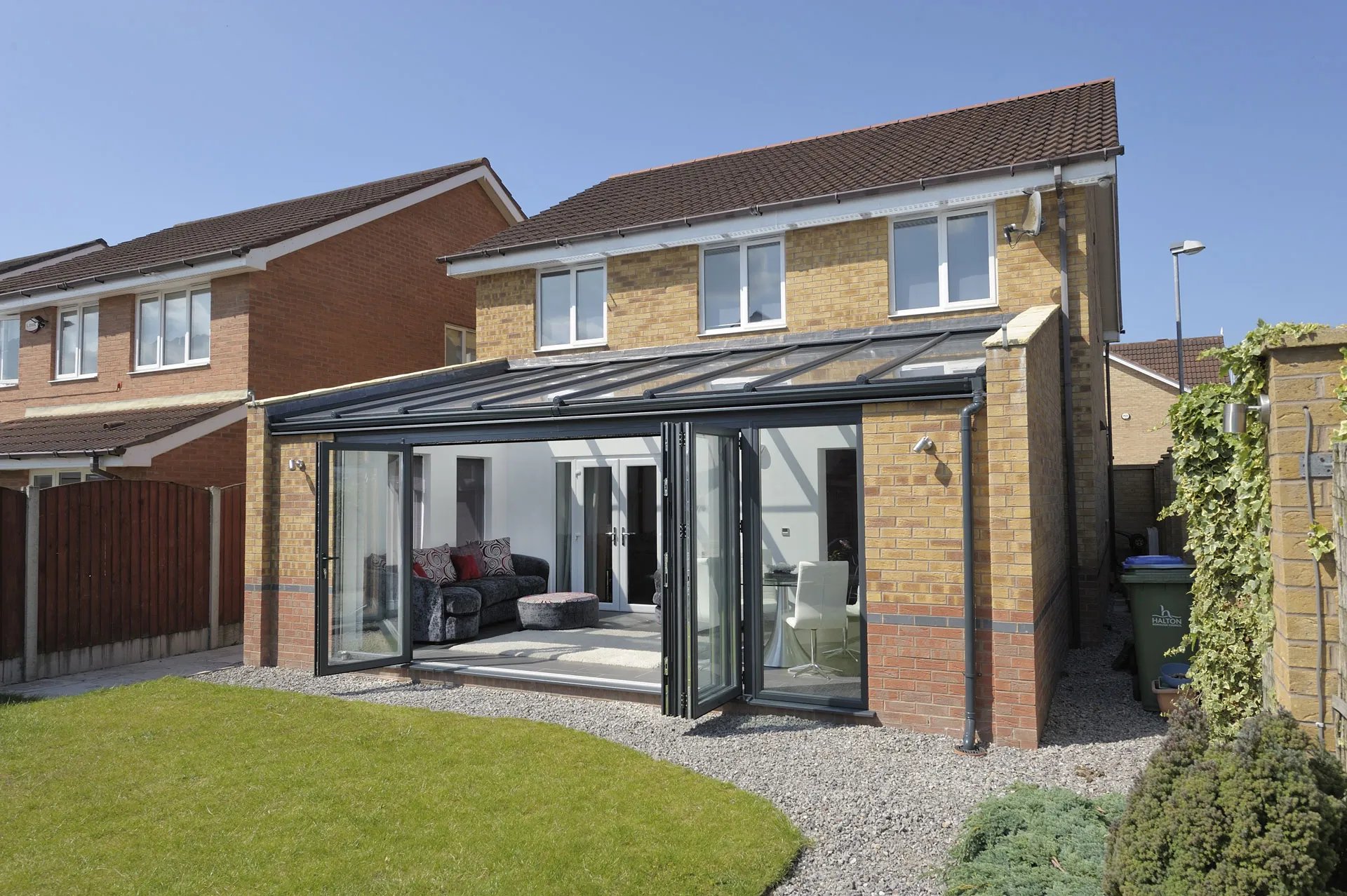 Aluminium bi-fold doors